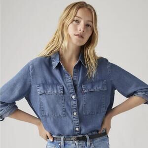 Levi’s - Chambray Blue Denim Button-Up Shirt